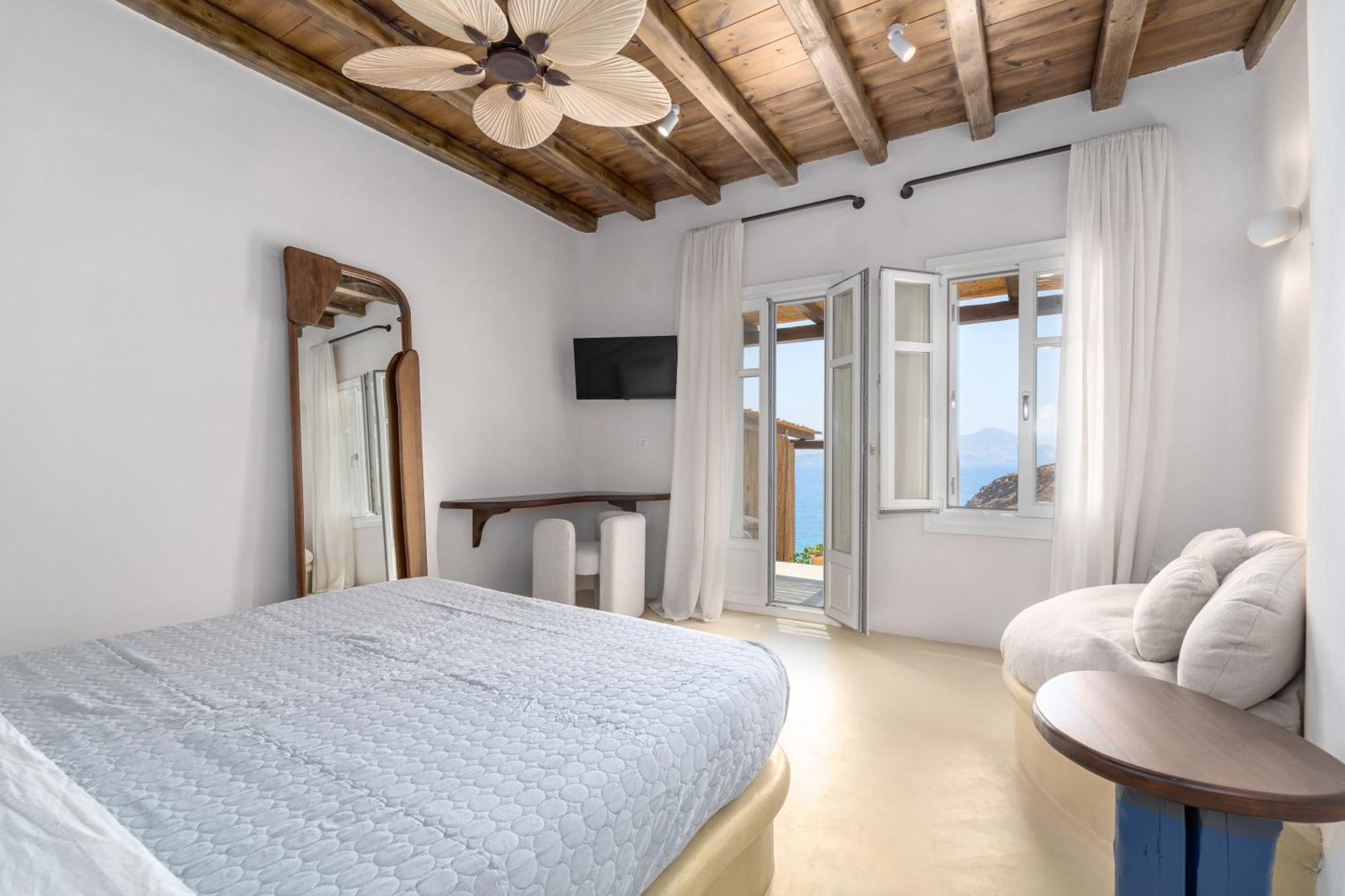 Petradi & Apartmán Aegiali